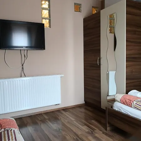 Borostyán Panzió Bed and breakfast
