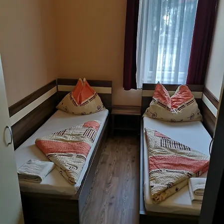 Bed and breakfast Borostyán Panzió