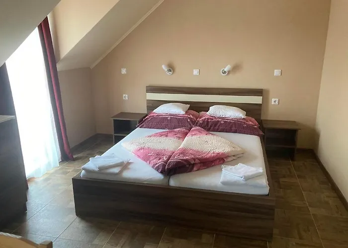 Borostyan Panzio Bed & Breakfast 3*
