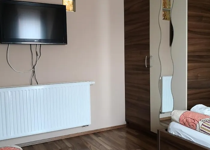 Borostyan Panzio Bed & Breakfast