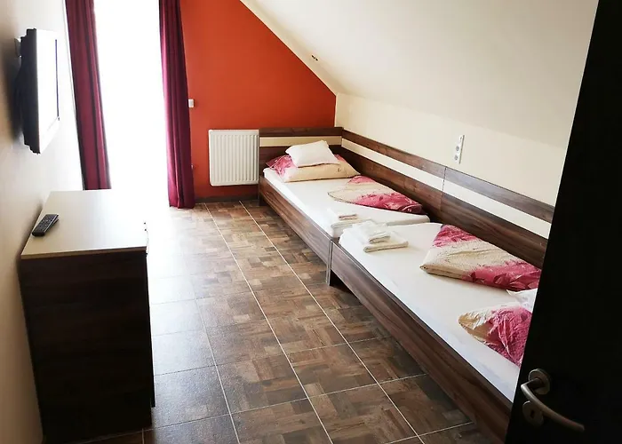 Borostyan Panzio Bed & Breakfast